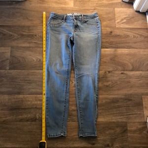 Mid rise Jeans/Jeggings!